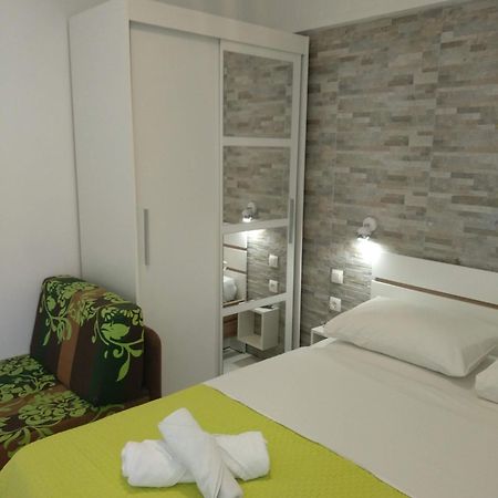 Apartments Meri Vodice Eksteriør bilde