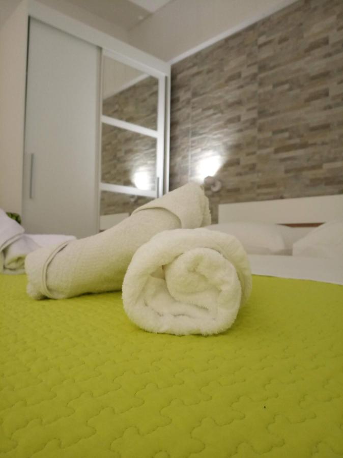 Apartments Meri Vodice Eksteriør bilde
