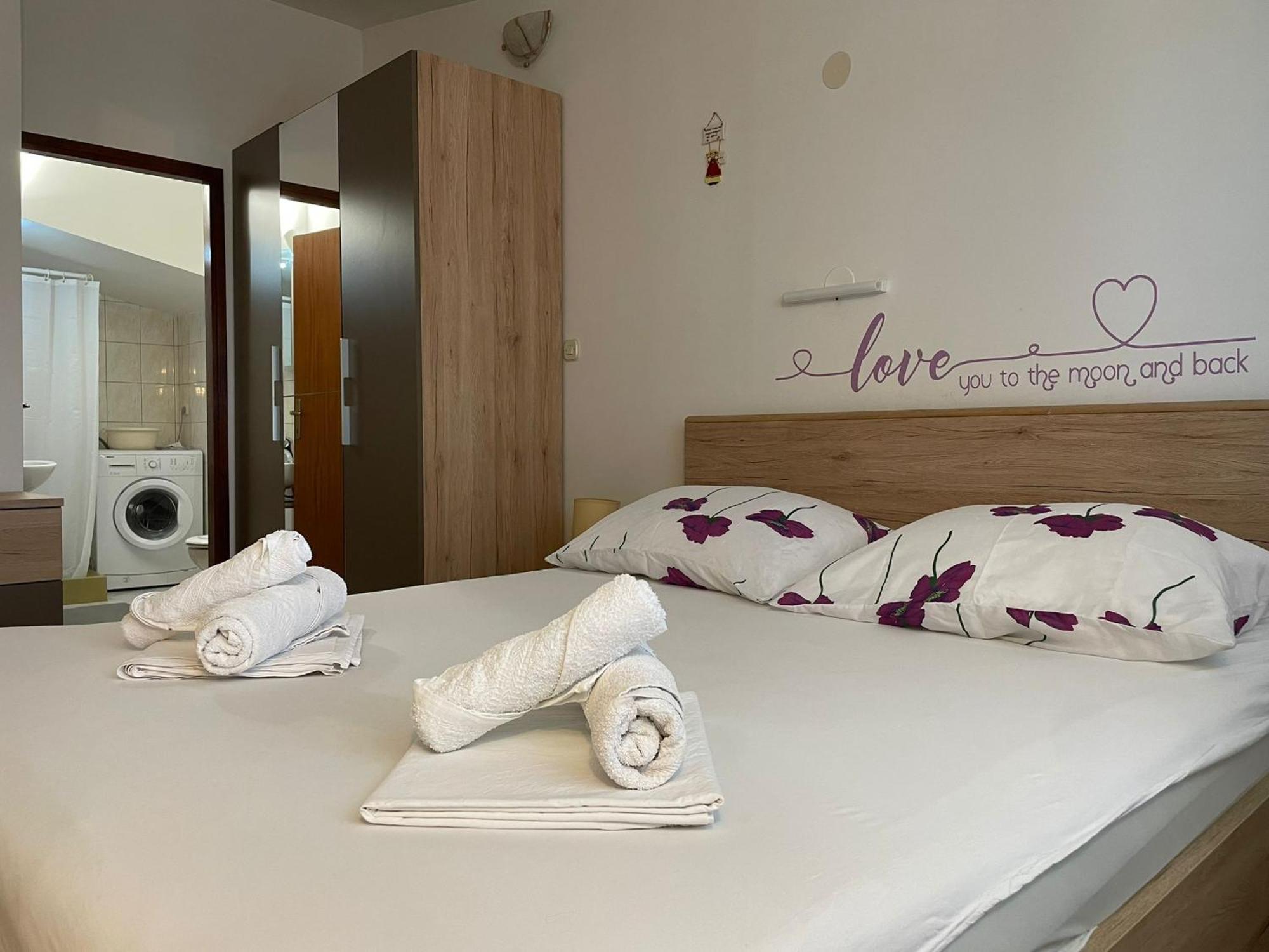 Apartments Meri Vodice Eksteriør bilde