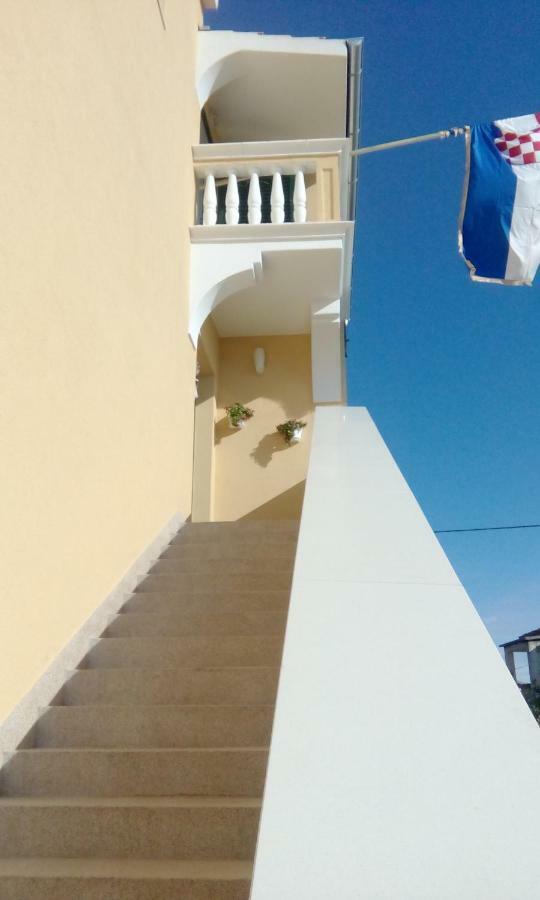 Apartments Meri Vodice Eksteriør bilde
